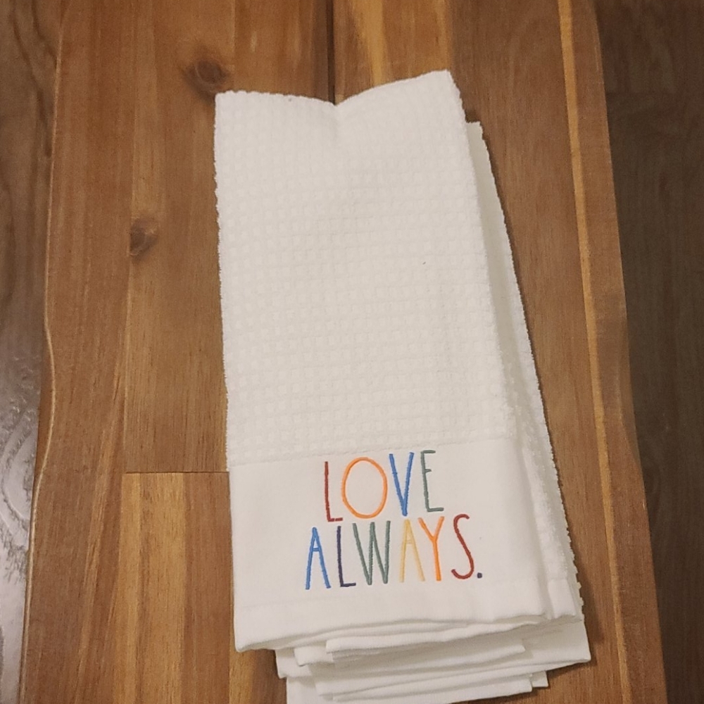 π Kitchen Towel Set - Picture 3 of 4